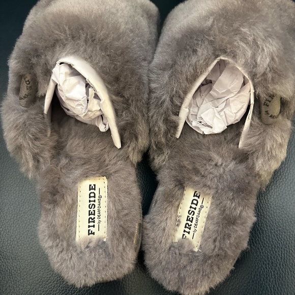 FIRESIDE by Dearfoams Cairns Genuine Shearling Slide - Picture 7 of 7